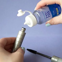 применение жидкости для хранения контактных линз