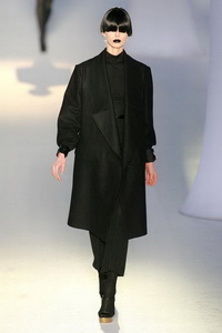 минимализм в одежде Yves Saint Laurent