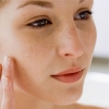 Как пользоваться сывороткой для лица и омолодить свою кожу?