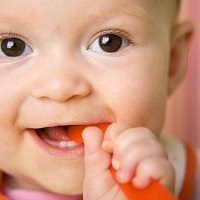 Как понять, что режутся зубки у малыша – несколько признаков 